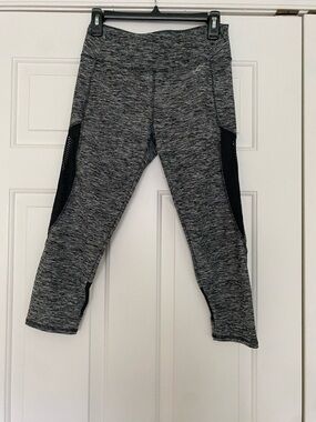 Hollister Gray Capri Leggings with Black Mesh Panels